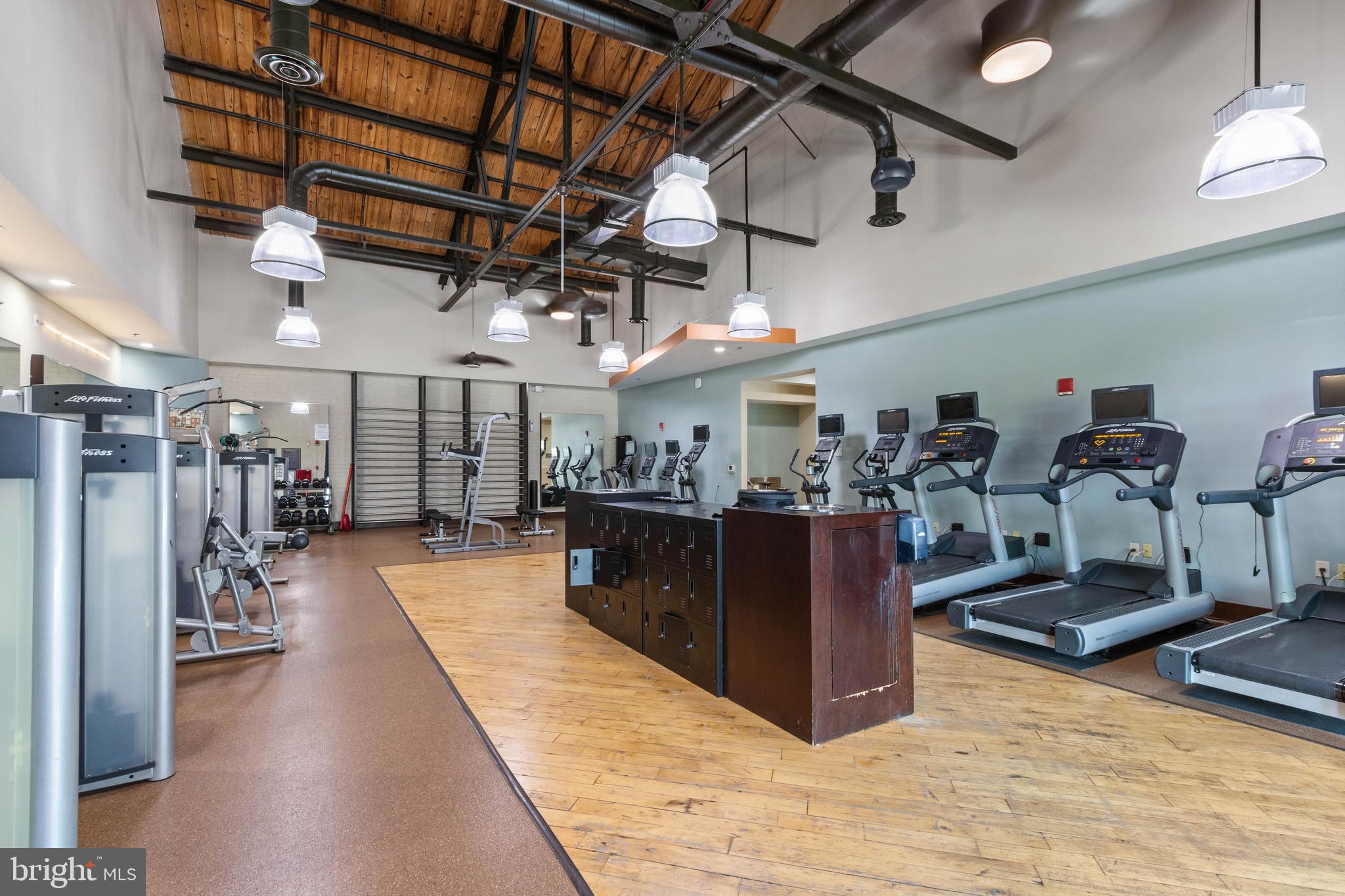 COBBLESTONE SQUARE - Residential