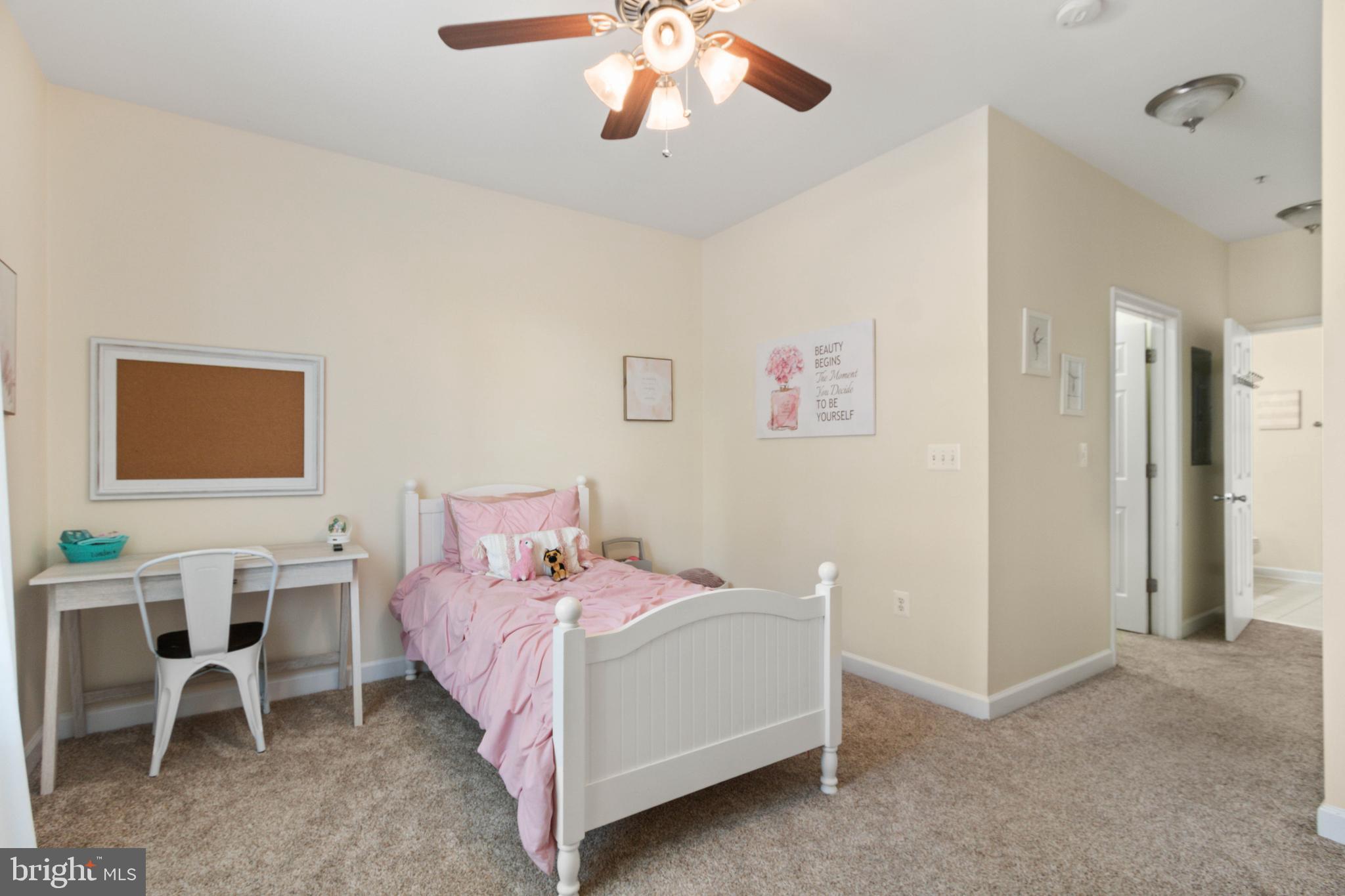 COBBLESTONE SQUARE - Residential