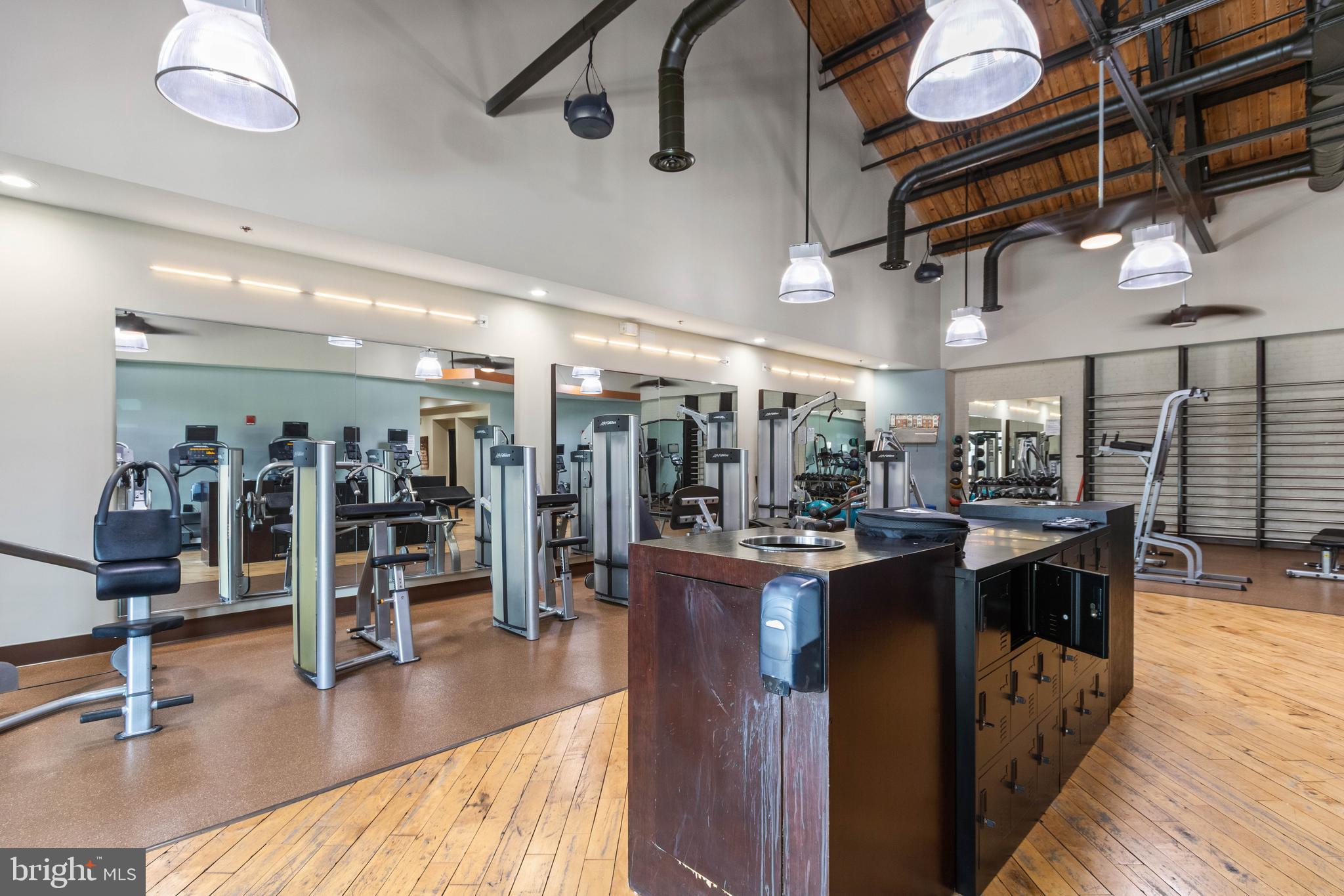 COBBLESTONE SQUARE - Residential