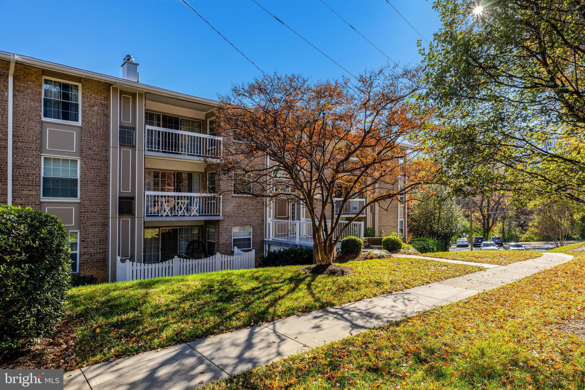 MC LEAN CHASE - Residential