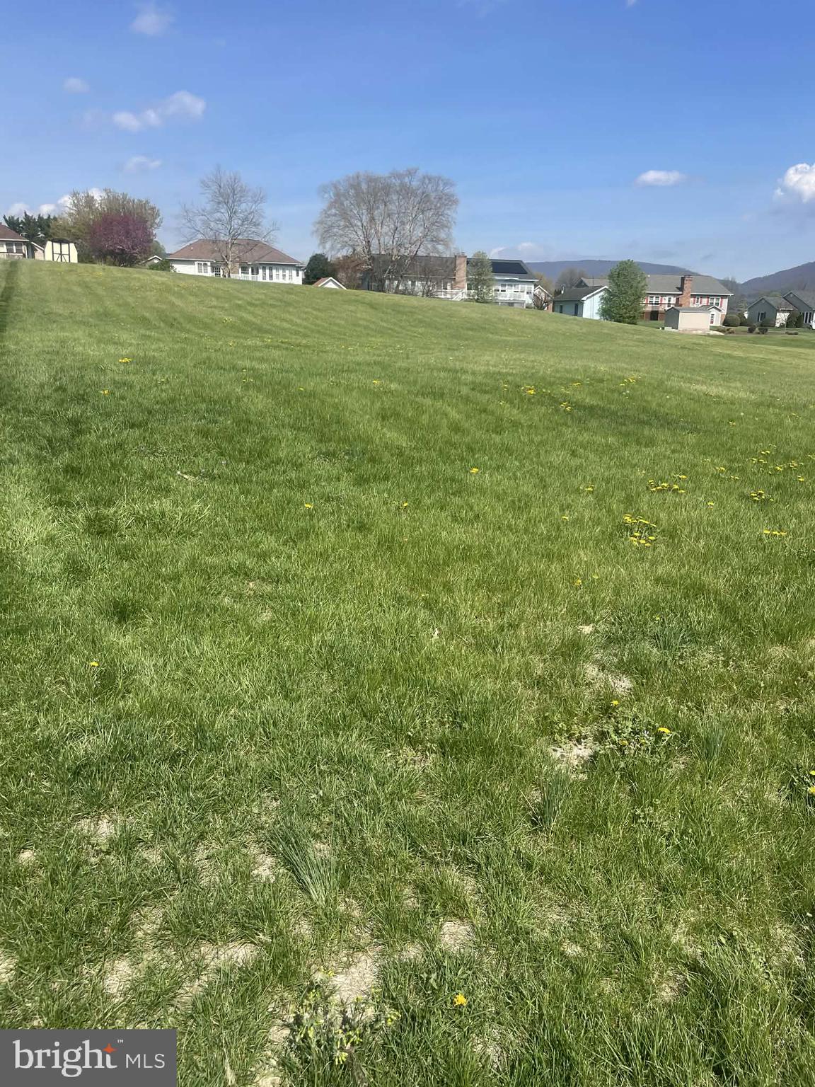 THE FOOTHILLS - Land