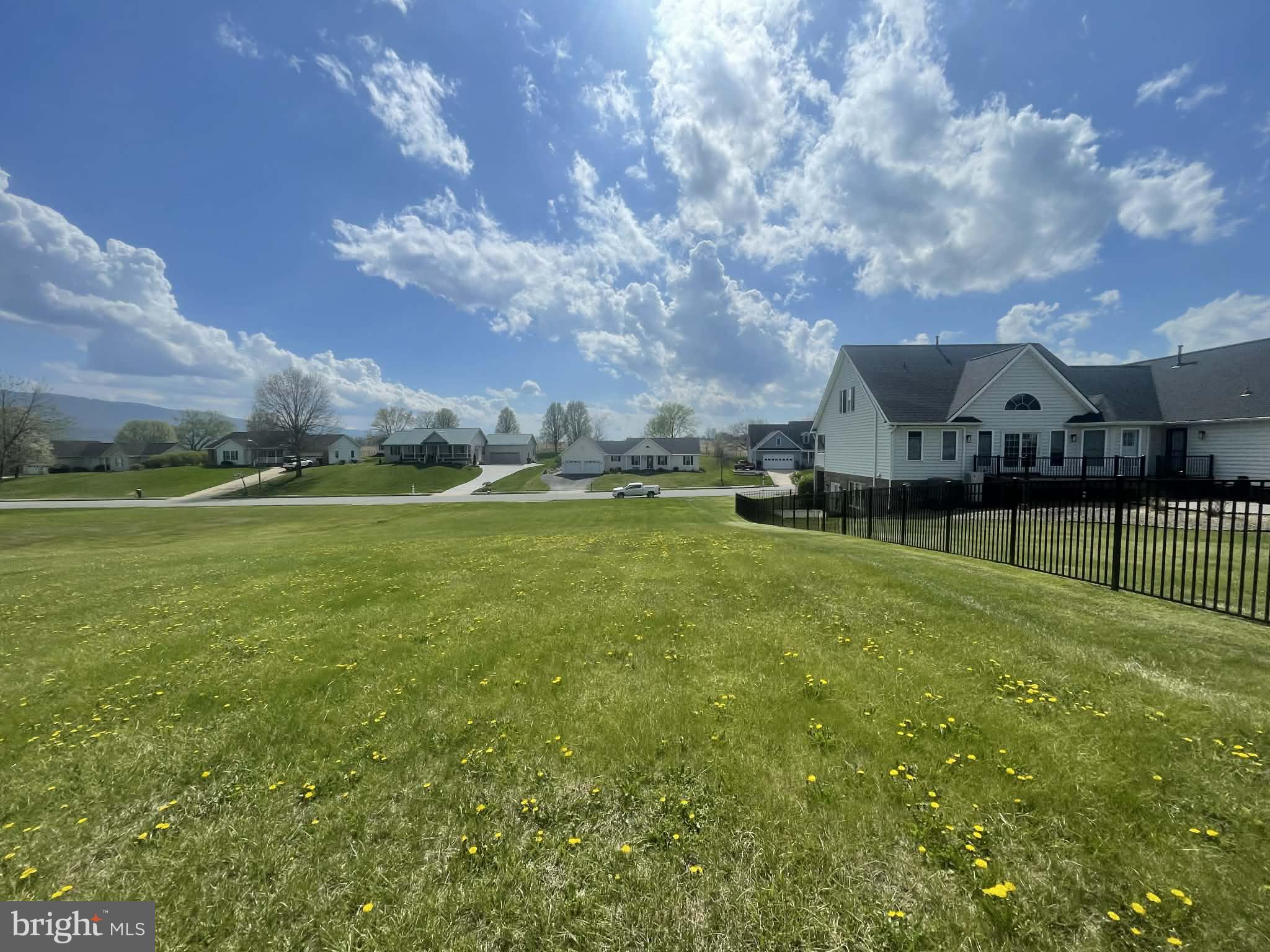 THE FOOTHILLS - Land