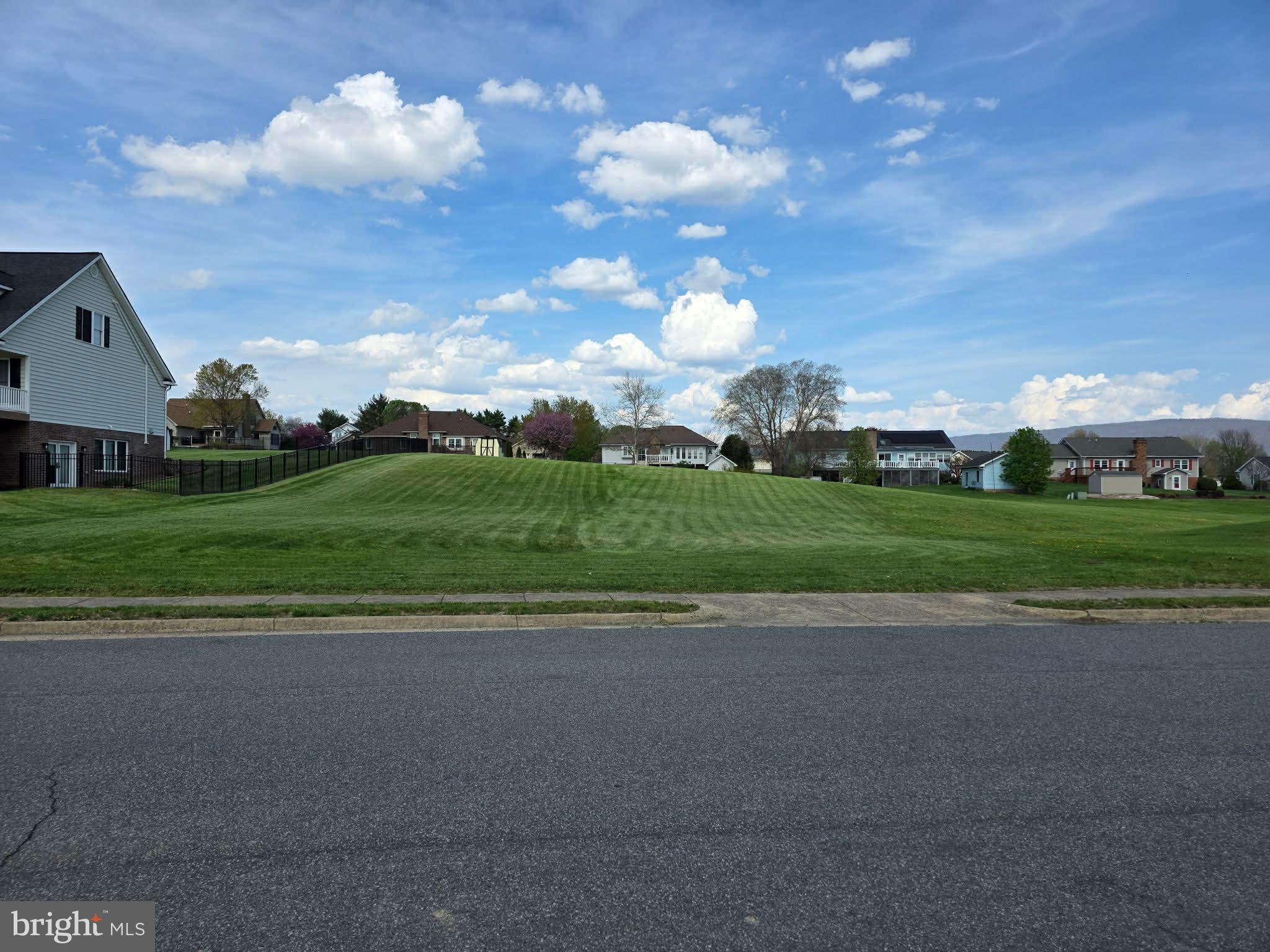 THE FOOTHILLS - Land