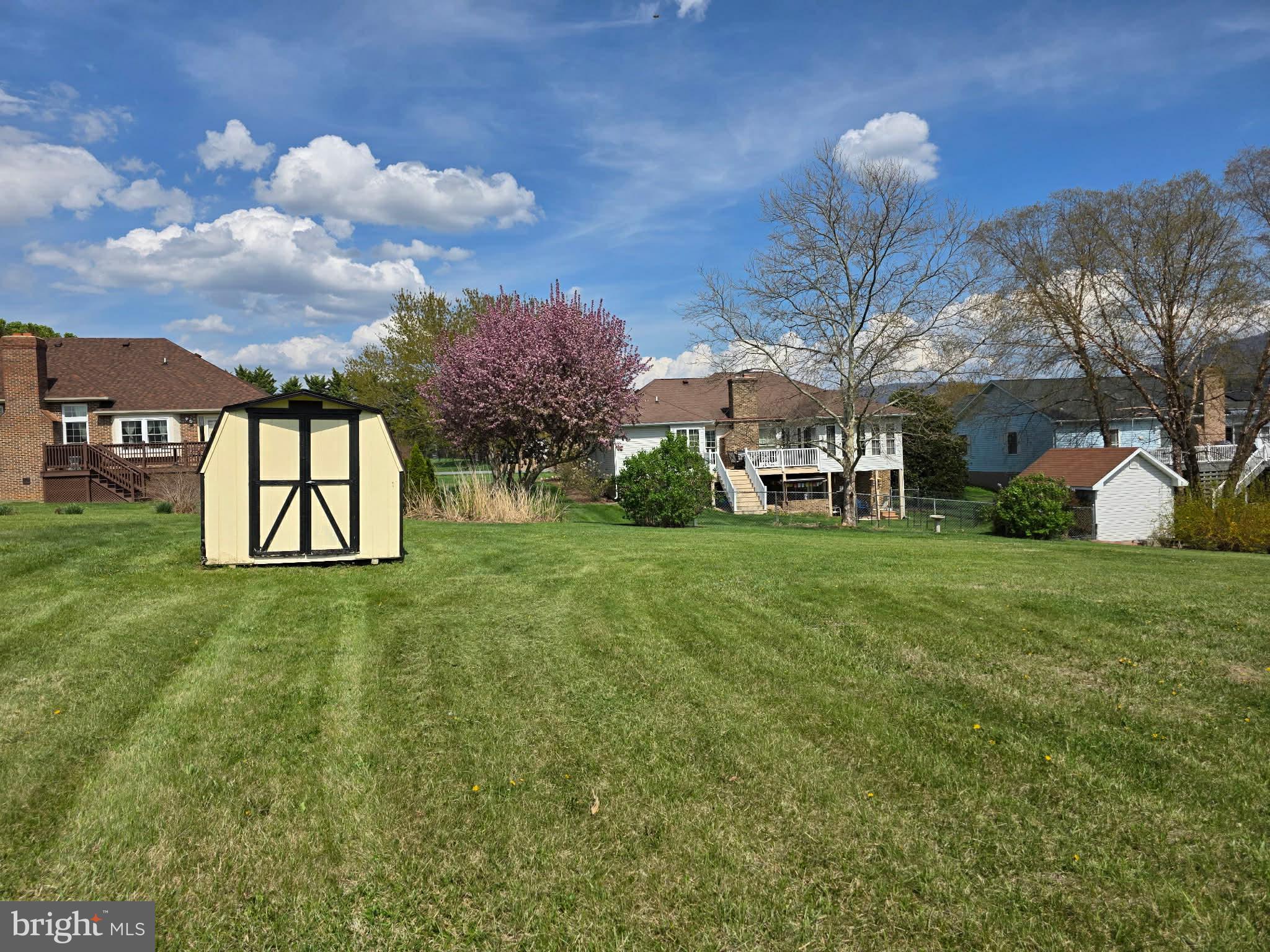 THE FOOTHILLS - Land