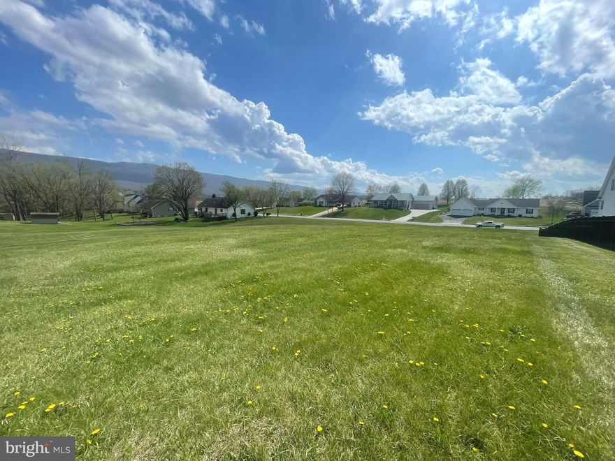 🏡 Building Lot in the Desirable Foothills Community – Mountain Views! 🌄
Discover the perfect spot to build your dream home in the beautiful Foothills Community! This level, spacious lot is a rare gem, offering  mountain views. Imagine waking up each morning to stunning vistas and enjoying peaceful, outdoor living just moments from everything you need.
Ready for your new beginning, with public hookups available, making building even easier! The subdivision is  located next to the golf course, it’s an ideal spot for golf enthusiasts or anyone who loves outdoor recreation. Plus, it’s near the  Town park, perfect for outings and community events, and just a couple of minutes from the interstate for easy commuting!
🏞️ Level lot ready for construction
🌄 Stunning mountain views to enjoy daily
🚗 Convenient location near golf, parks, and major roads
🔌 Public hookups available for easy utility setup
This is a fantastic opportunity to create your ideal home in a vibrant, sought-after community. Don’t miss out on owning this incredible piece of land — it won’t last long!