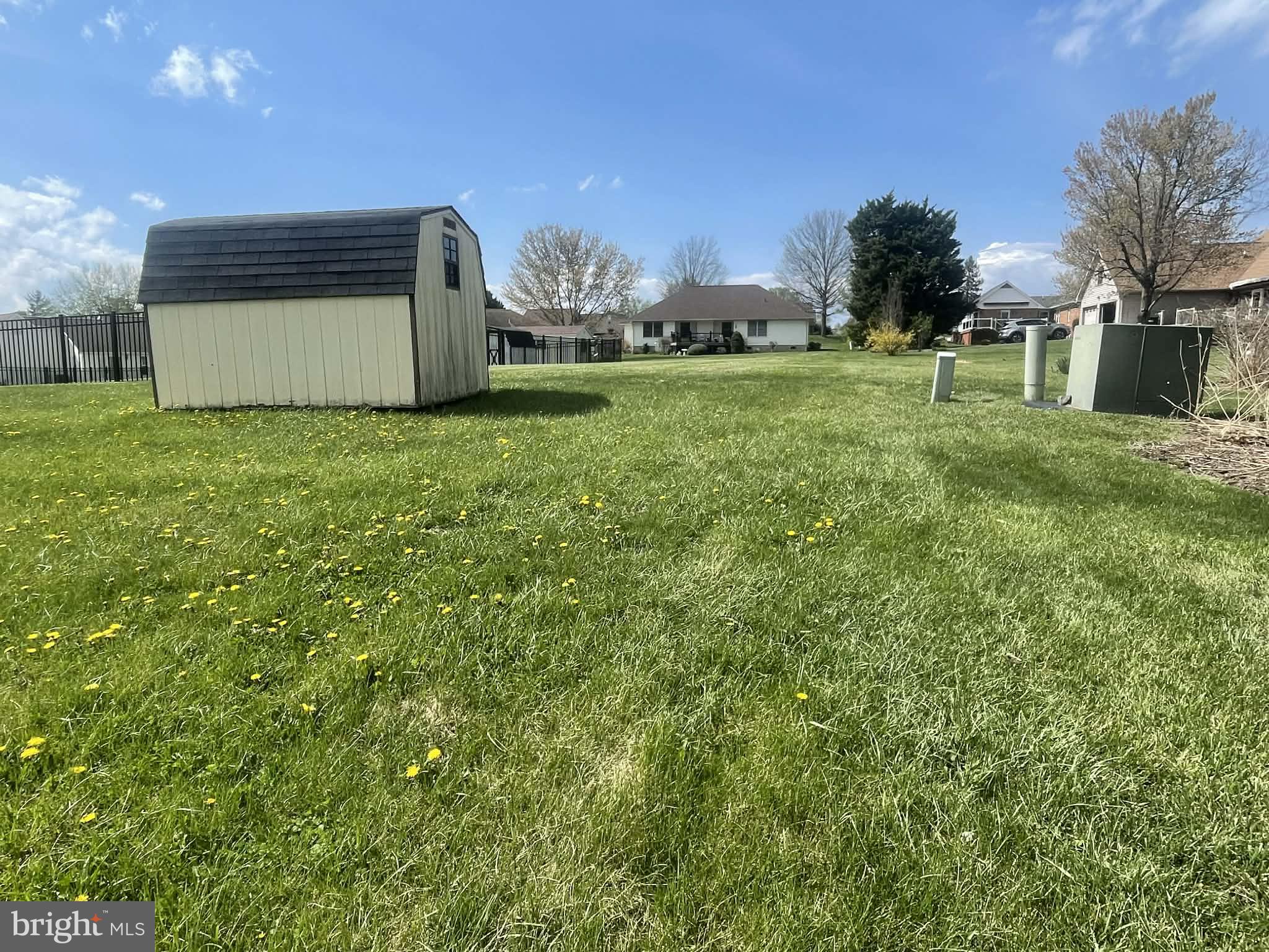 THE FOOTHILLS - Land