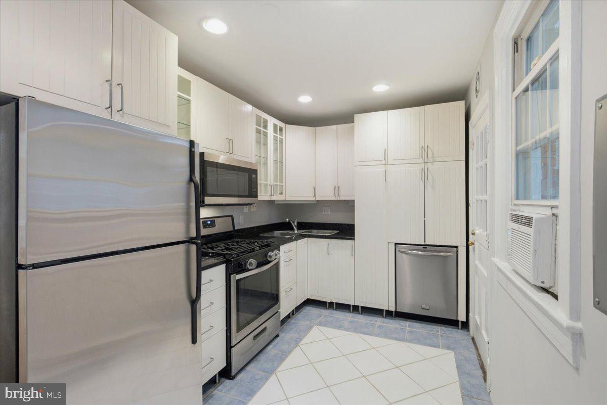 2600 16TH STREET S 684