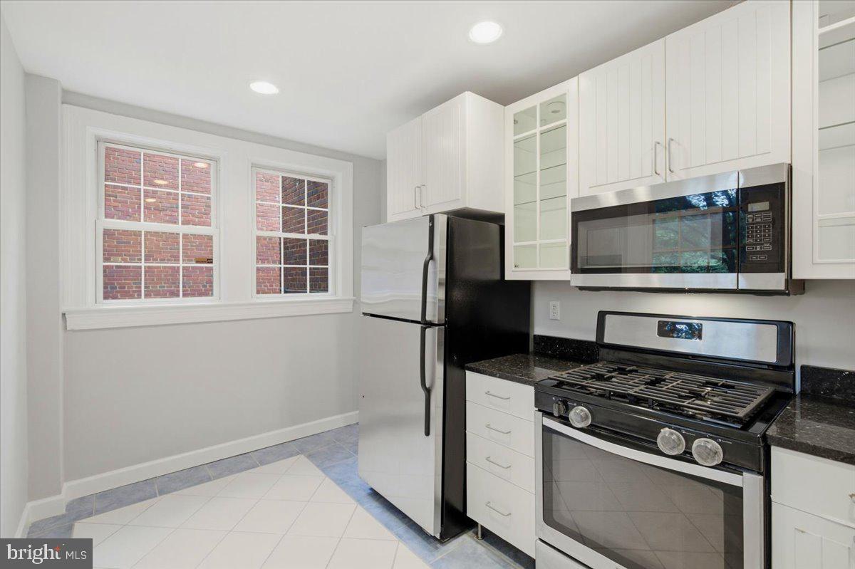 2600 16TH STREET S 684