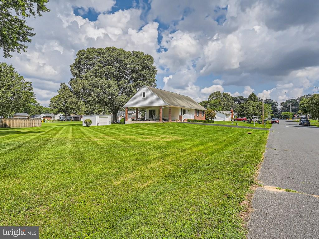 ELMHURST - Residential