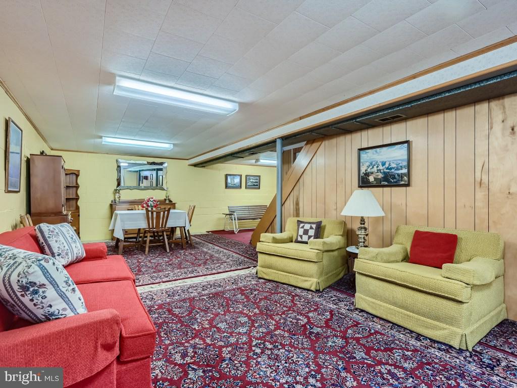 ELMHURST - Residential