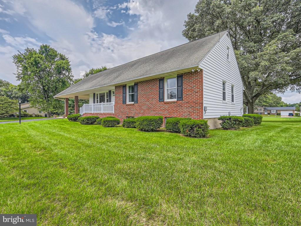 ELMHURST - Residential