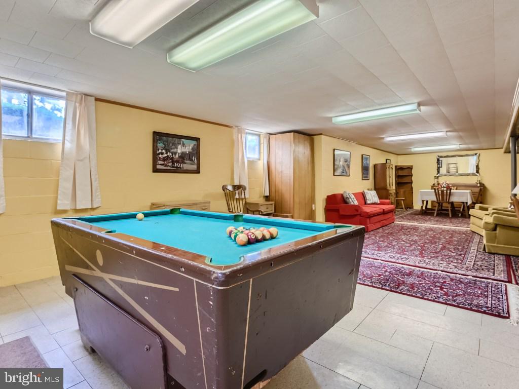 ELMHURST - Residential