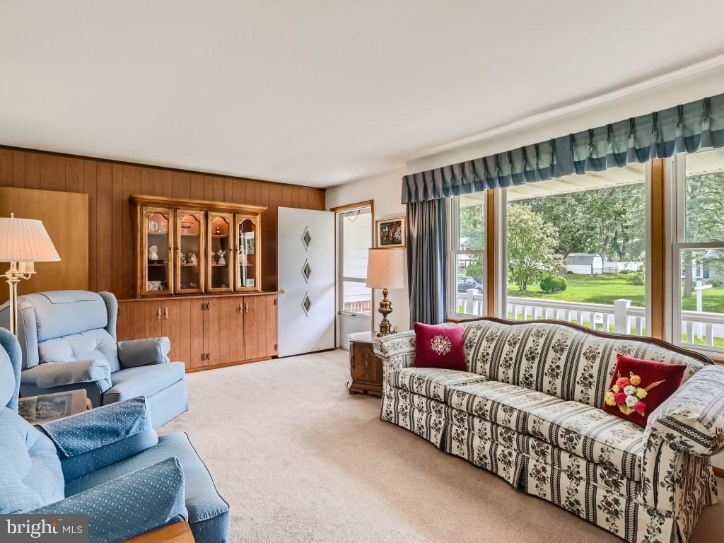 ELMHURST - Residential