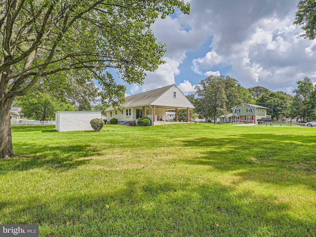 ELMHURST - Residential