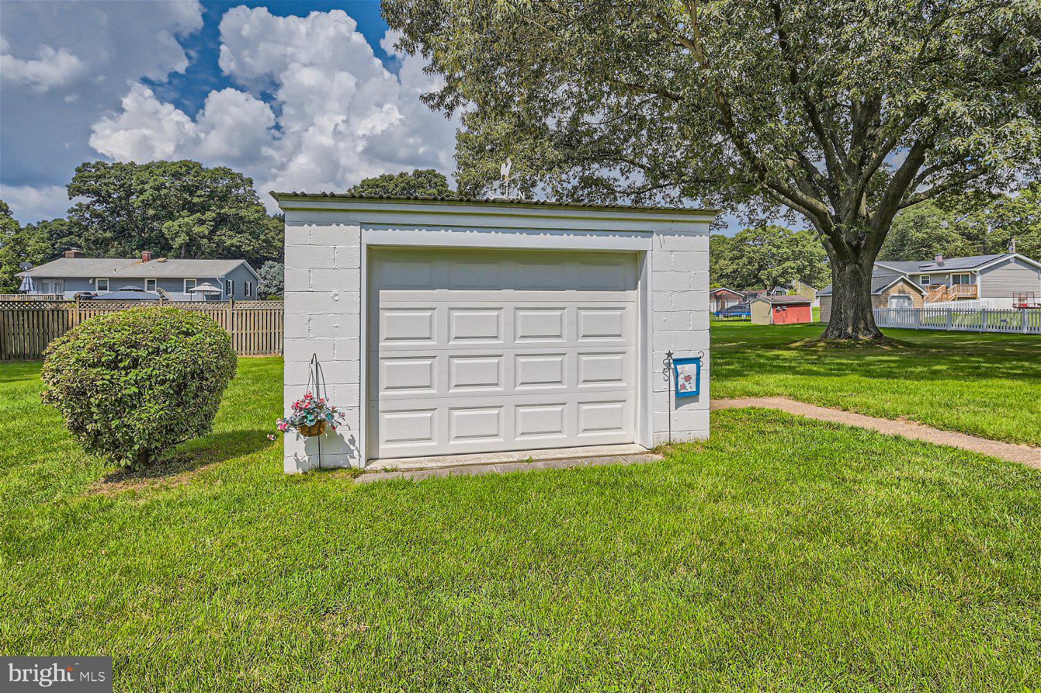 ELMHURST - Residential