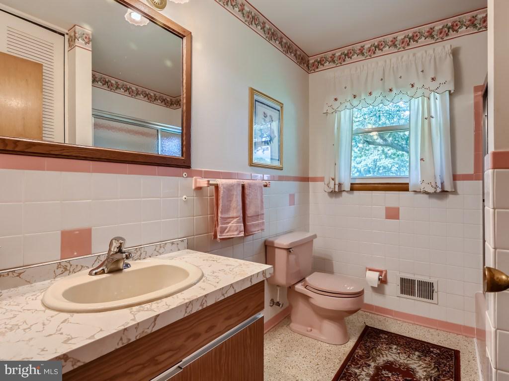 ELMHURST - Residential