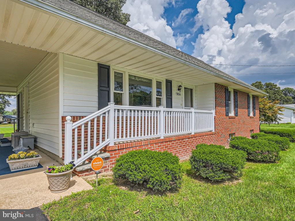 ELMHURST - Residential