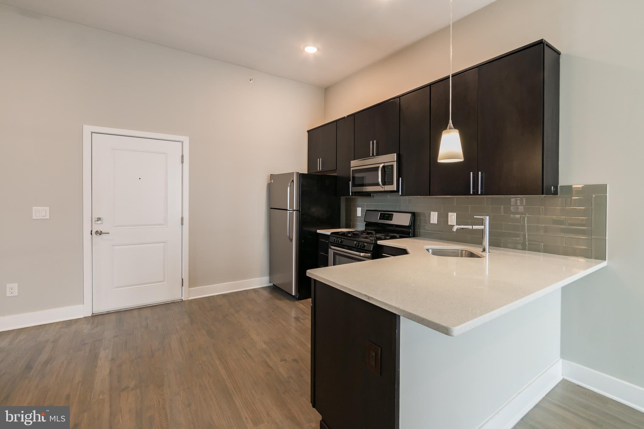 1607 CATHARINE STREET UNIT 3D