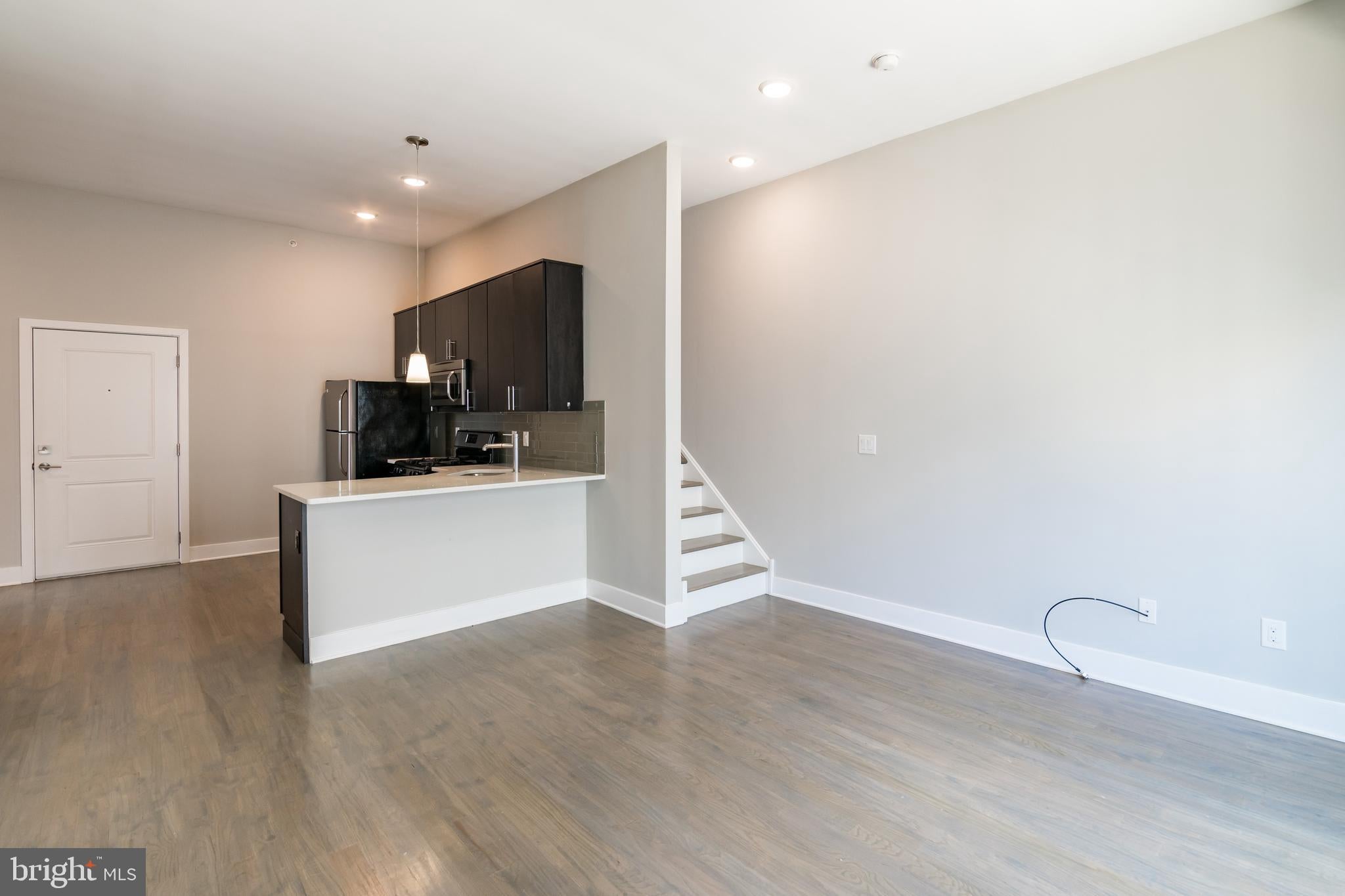 1607 CATHARINE STREET UNIT 3D