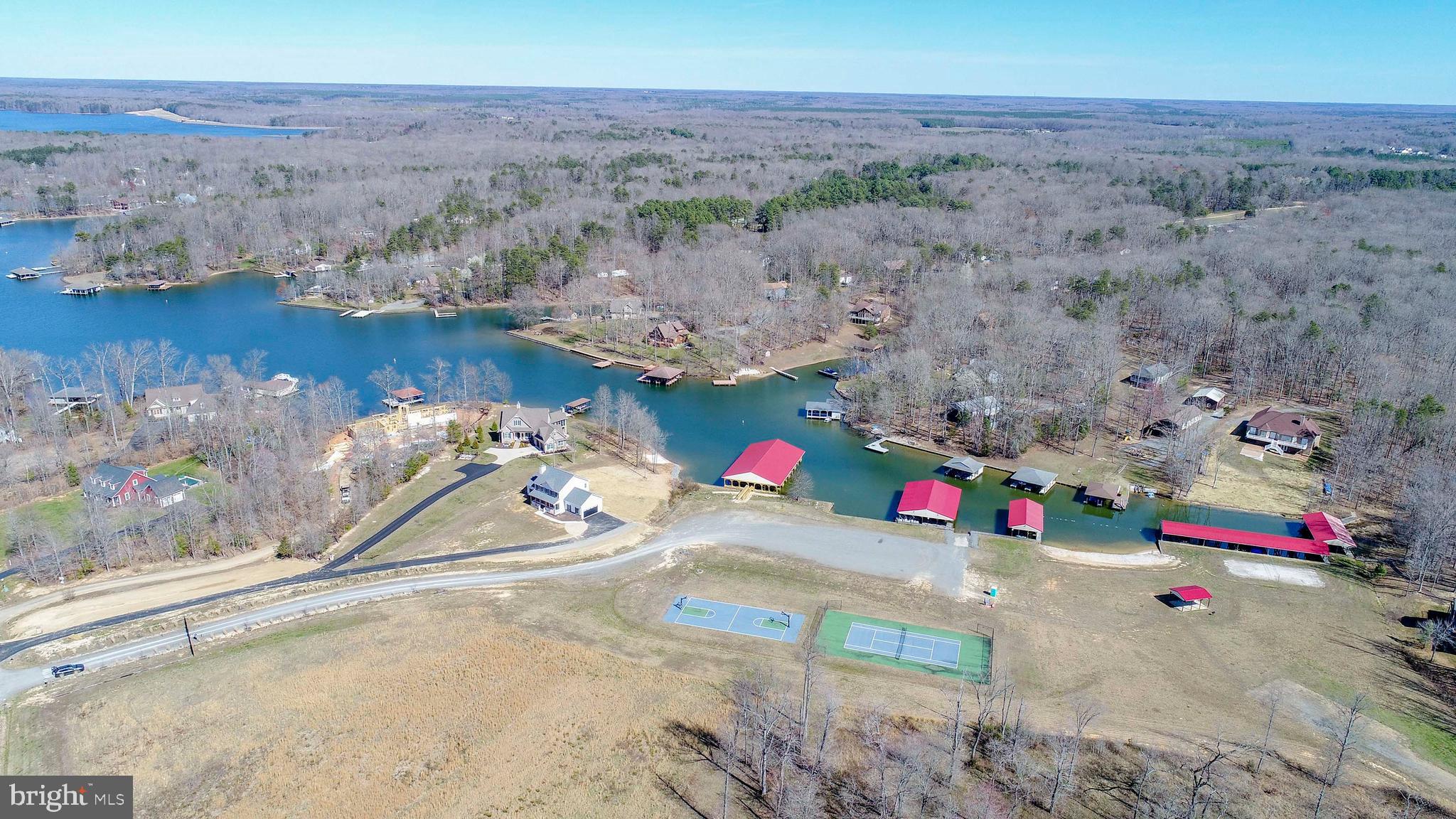 NOAH'S LANDING - Land