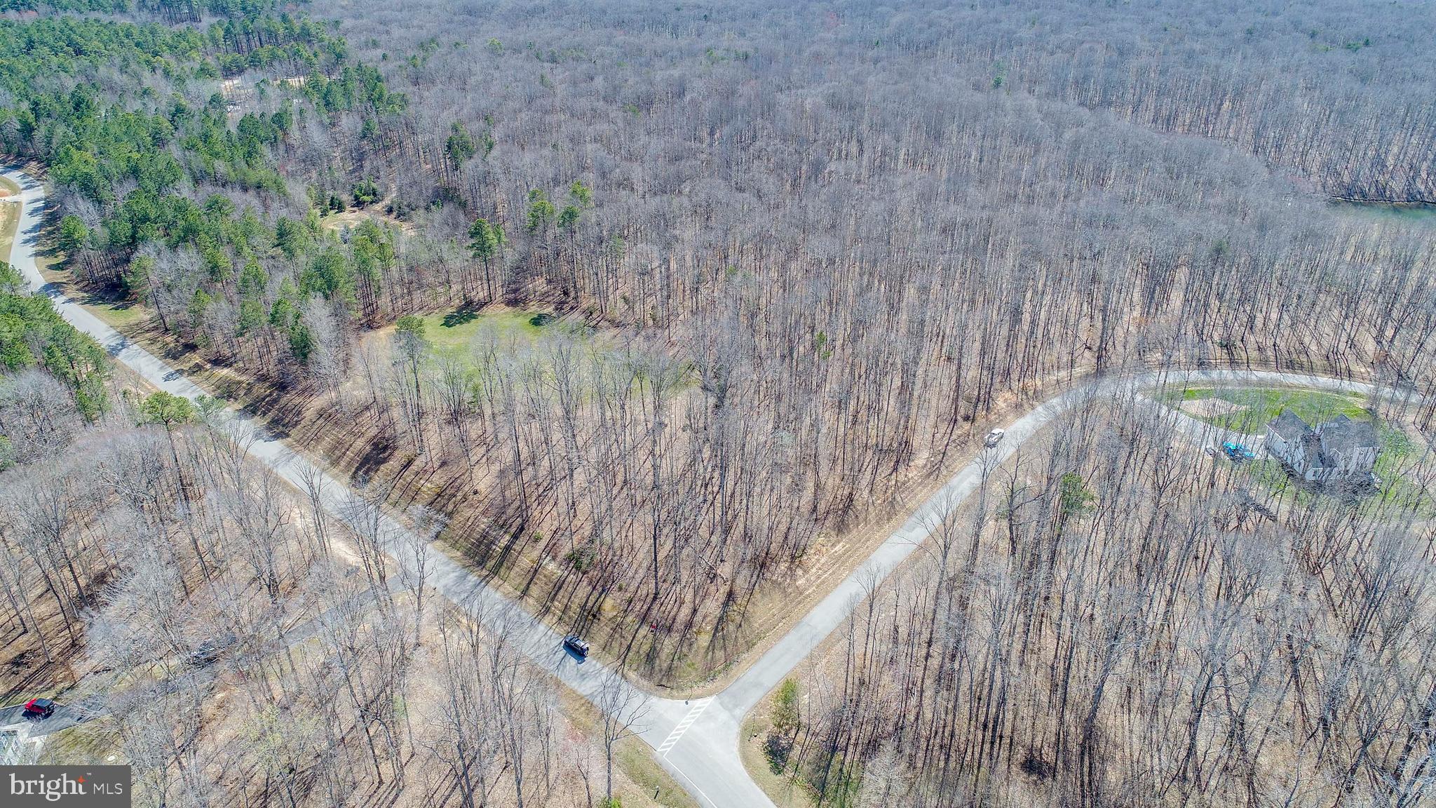 NOAH'S LANDING - Land