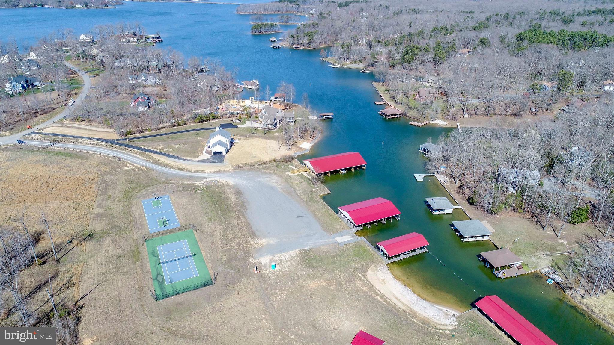 NOAH'S LANDING - Land