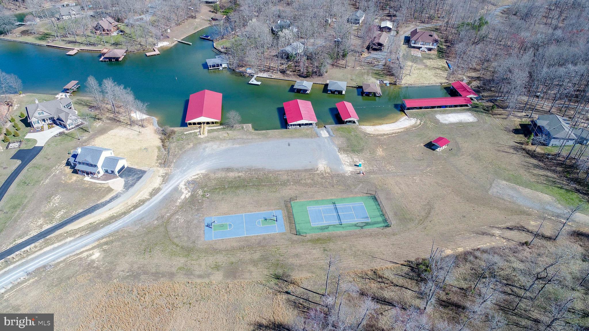 NOAH'S LANDING - Land