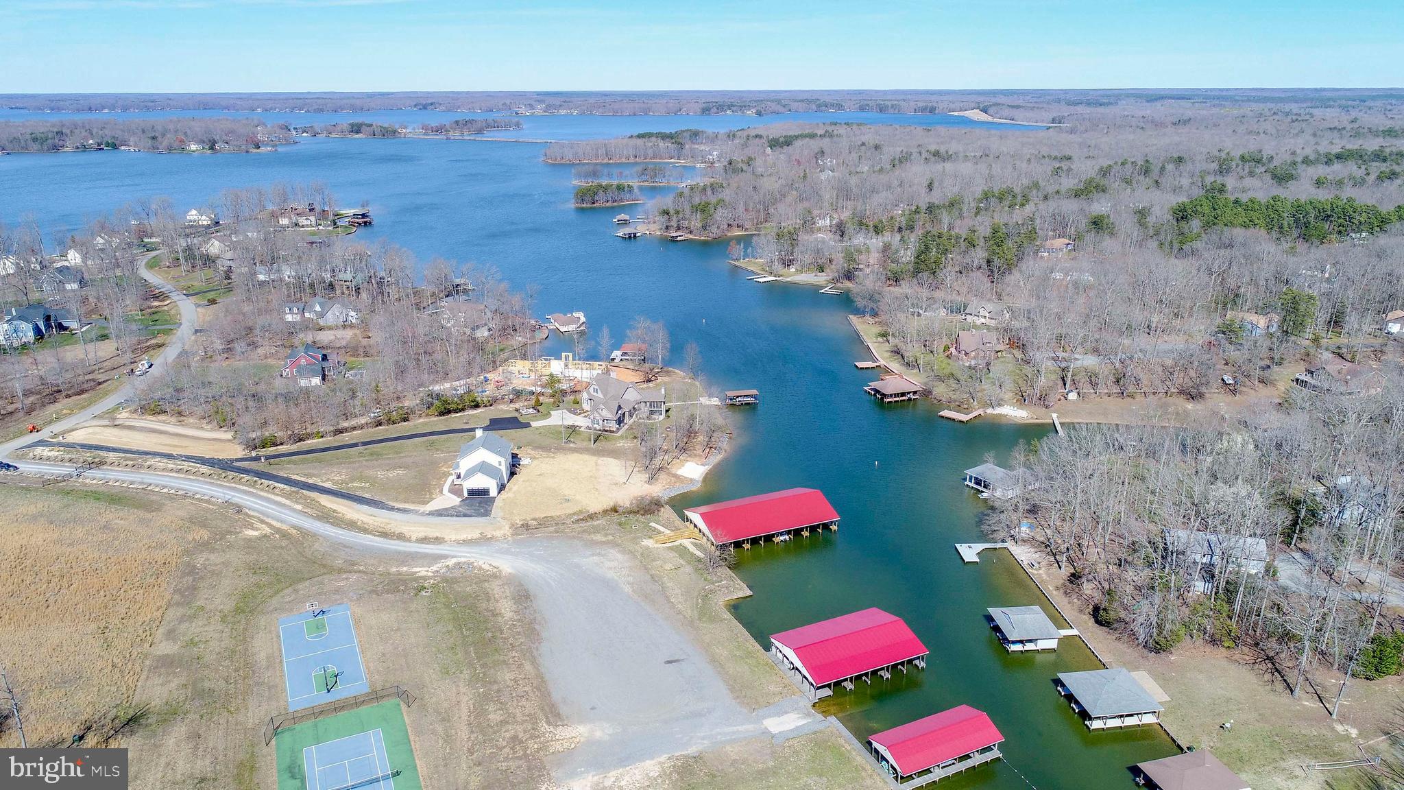 NOAH'S LANDING - Land