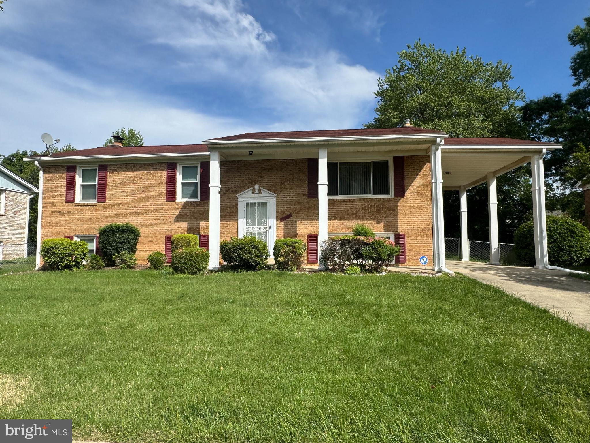 CHRIS MAR MANOR - Residential