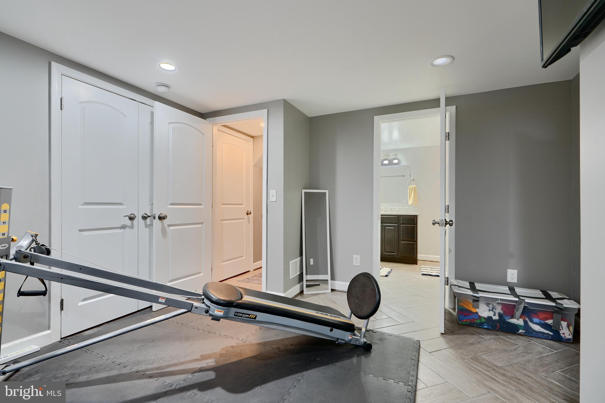 WAKEFIELD MEADOWS - Residential