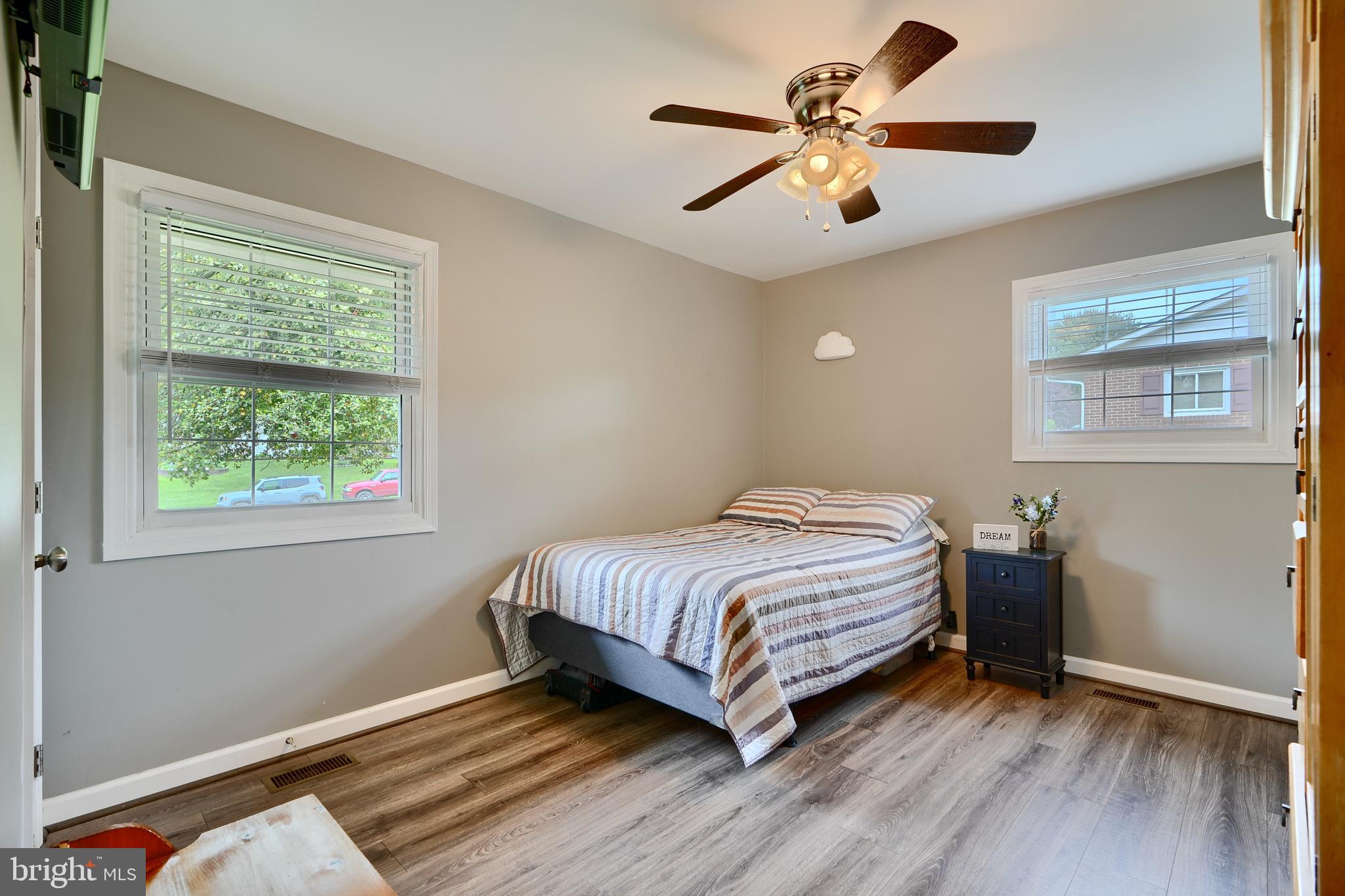 WAKEFIELD MEADOWS - Residential