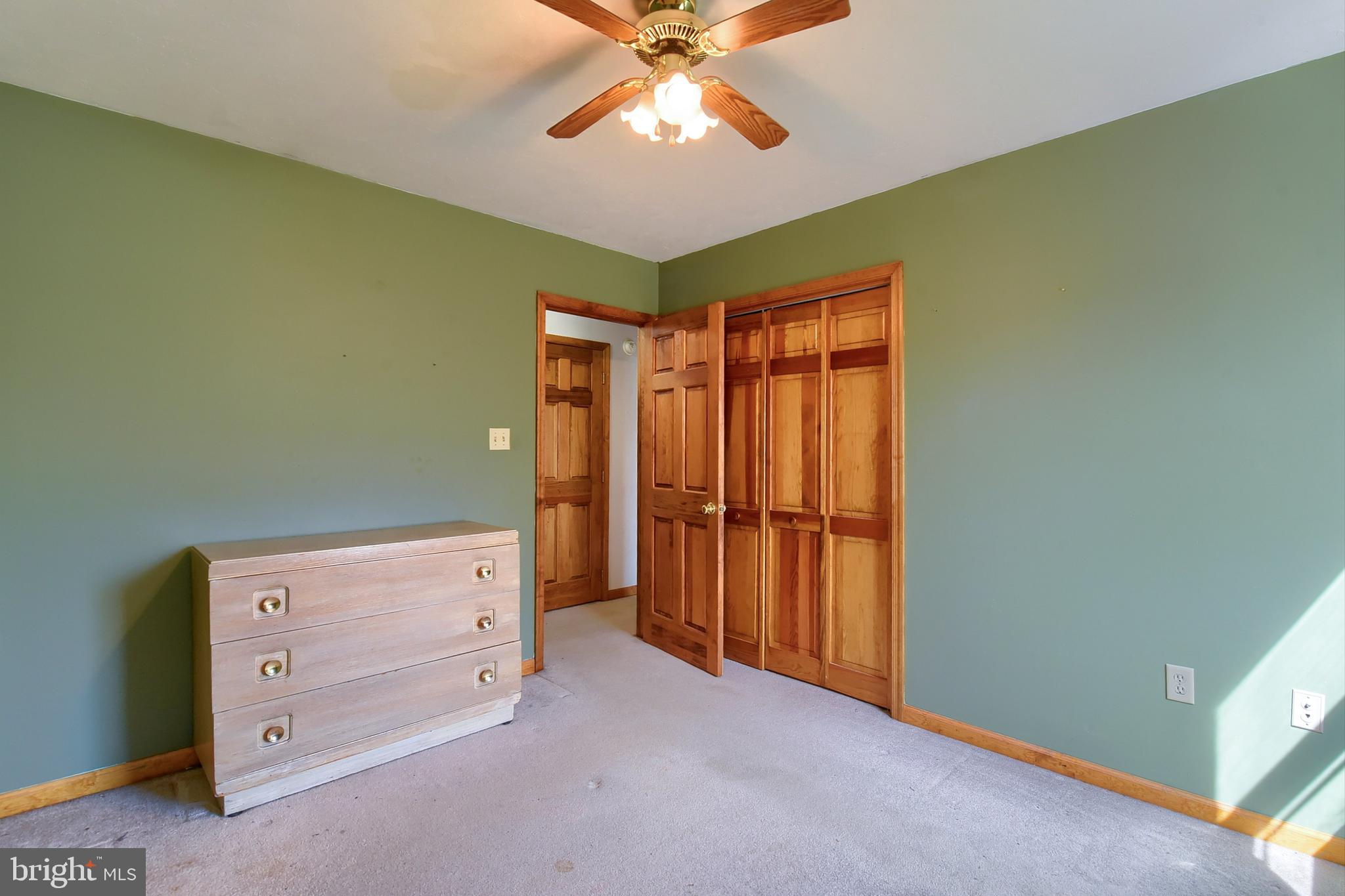 HOLLYWOOD ESTATES - Residential