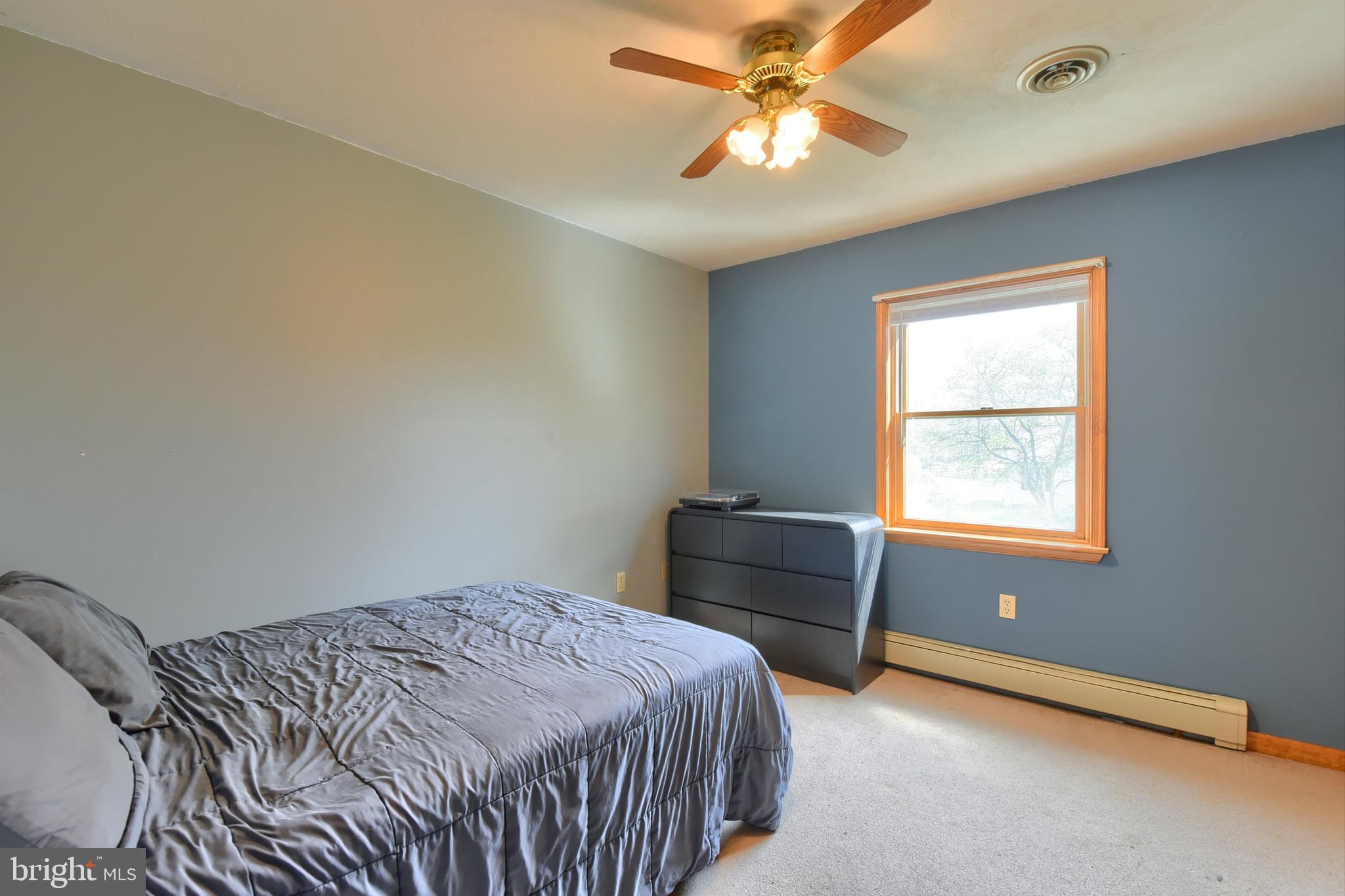 HOLLYWOOD ESTATES - Residential