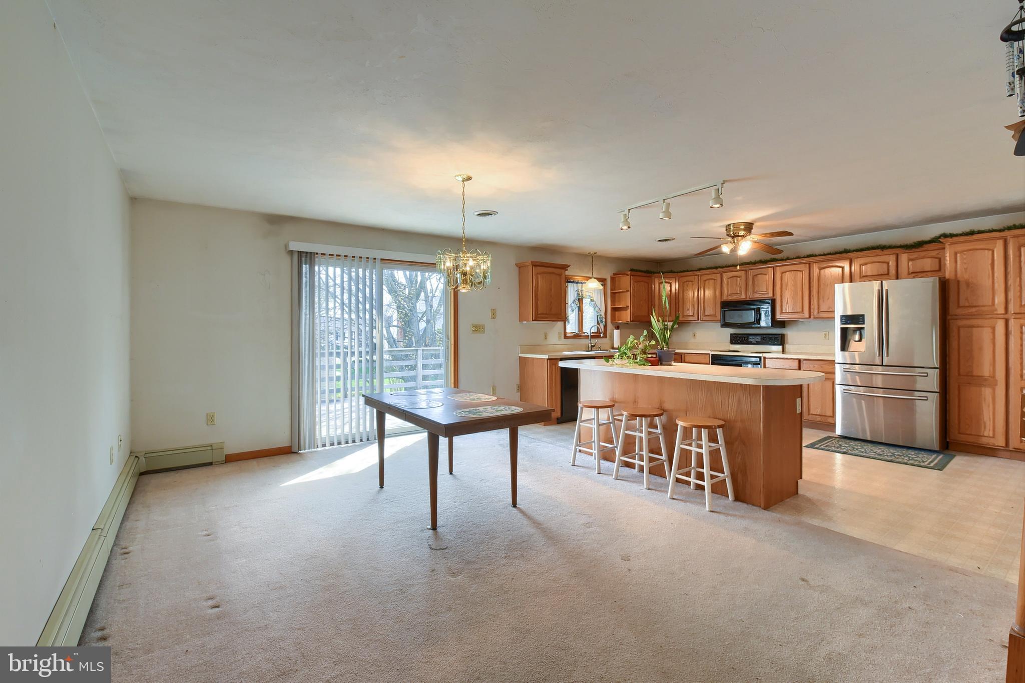 HOLLYWOOD ESTATES - Residential