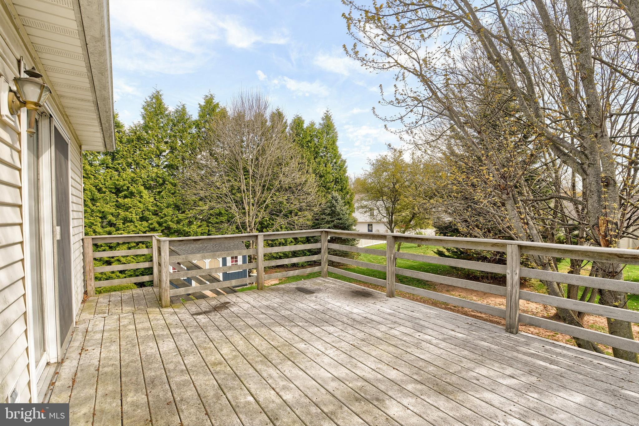 HOLLYWOOD ESTATES - Residential