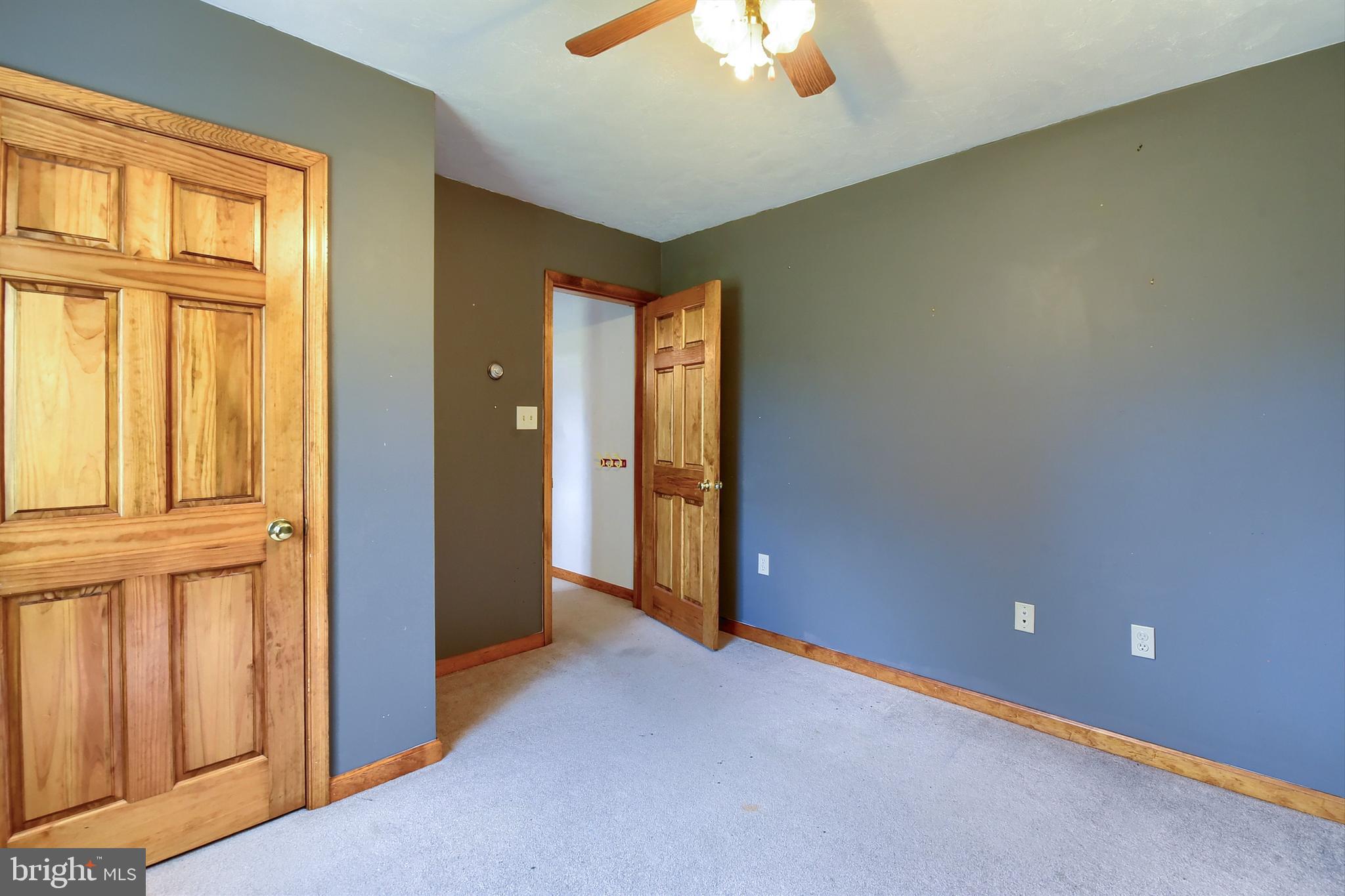 HOLLYWOOD ESTATES - Residential