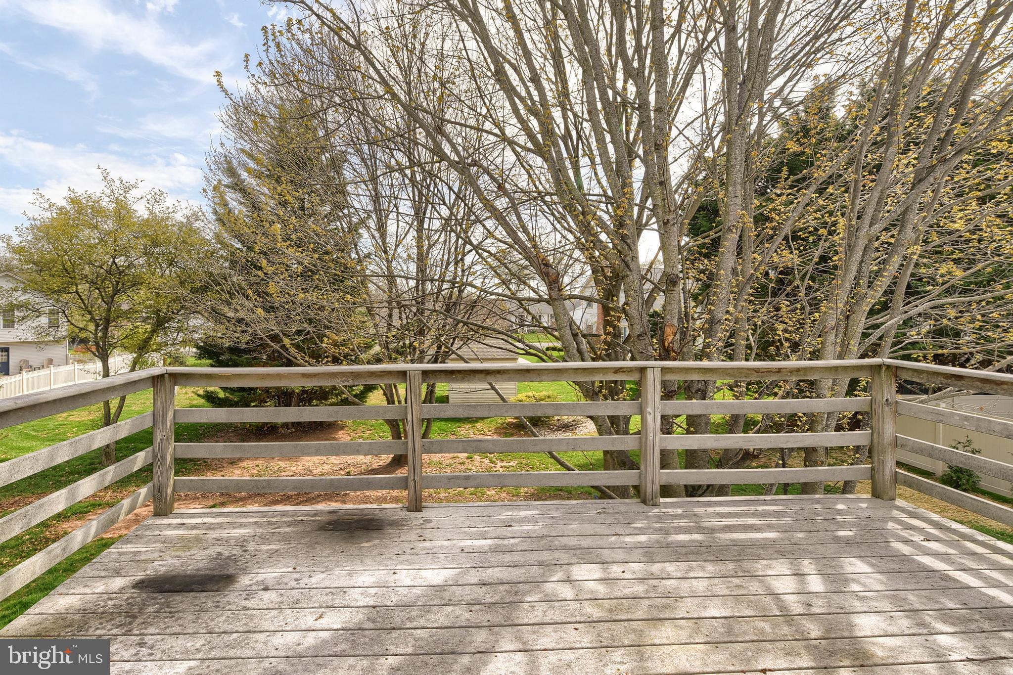 HOLLYWOOD ESTATES - Residential