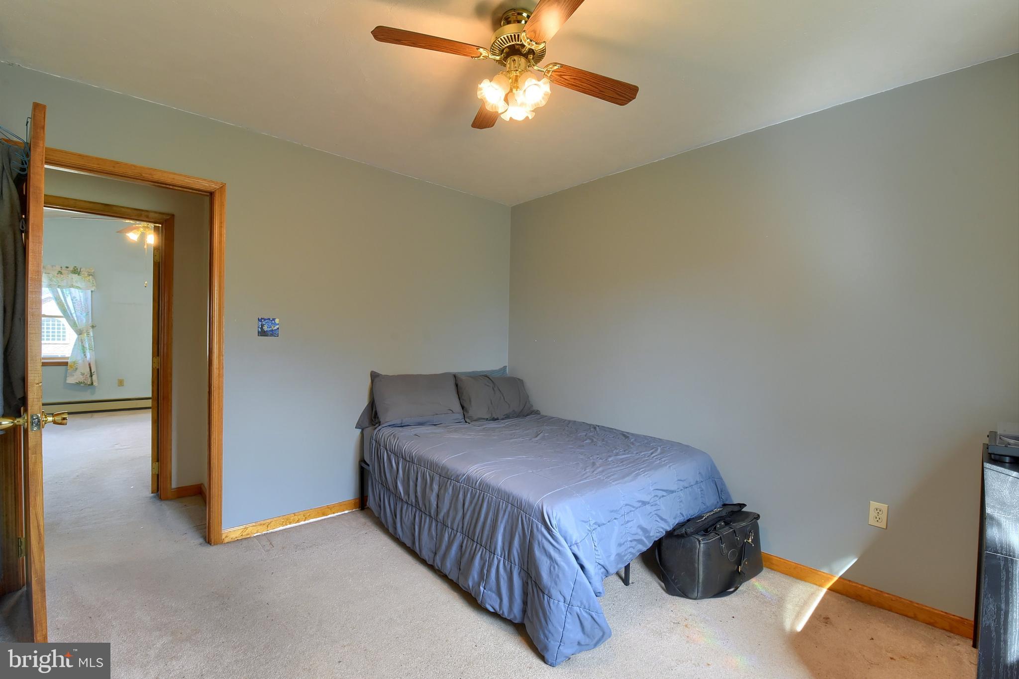 HOLLYWOOD ESTATES - Residential