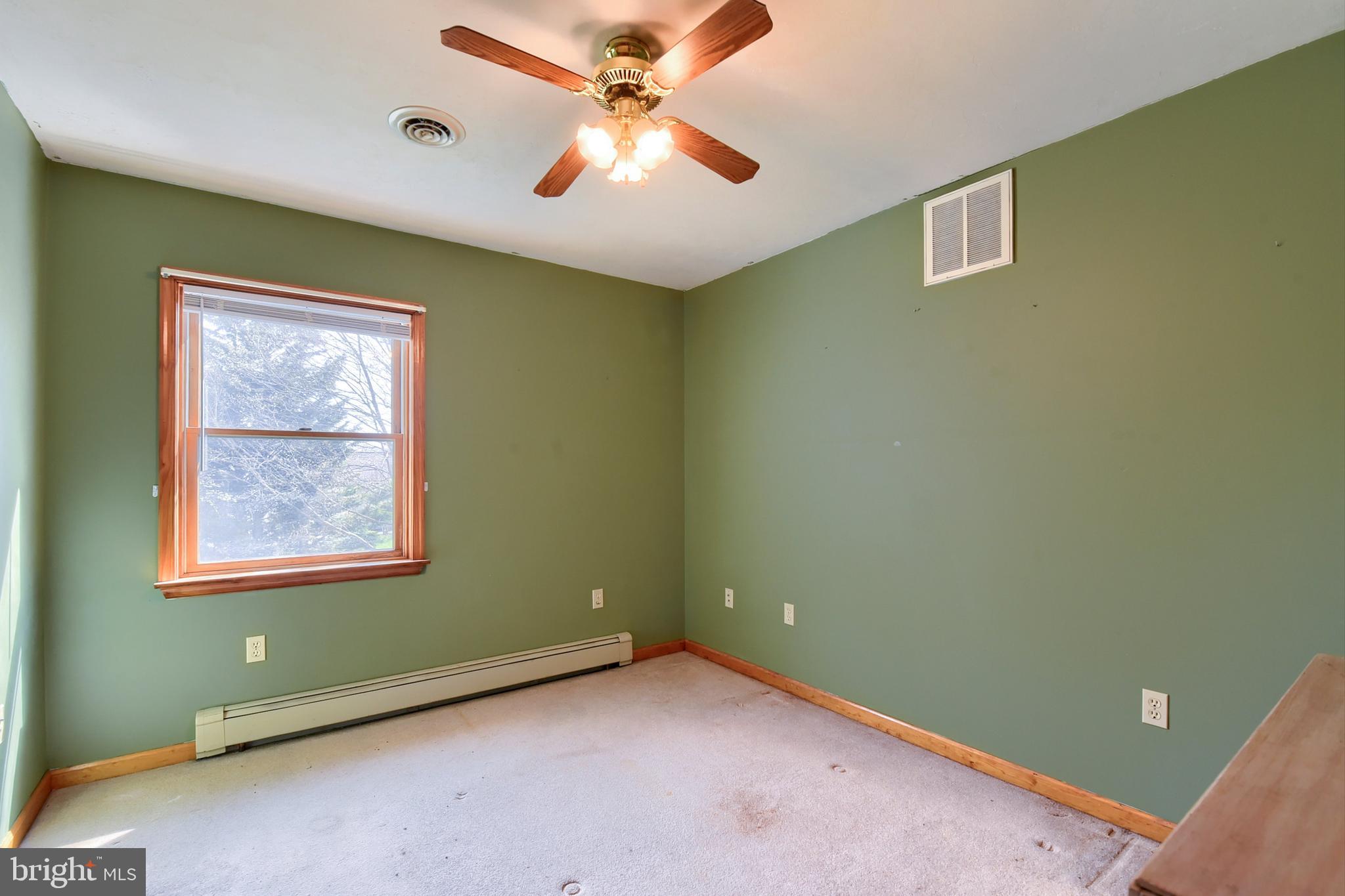 HOLLYWOOD ESTATES - Residential