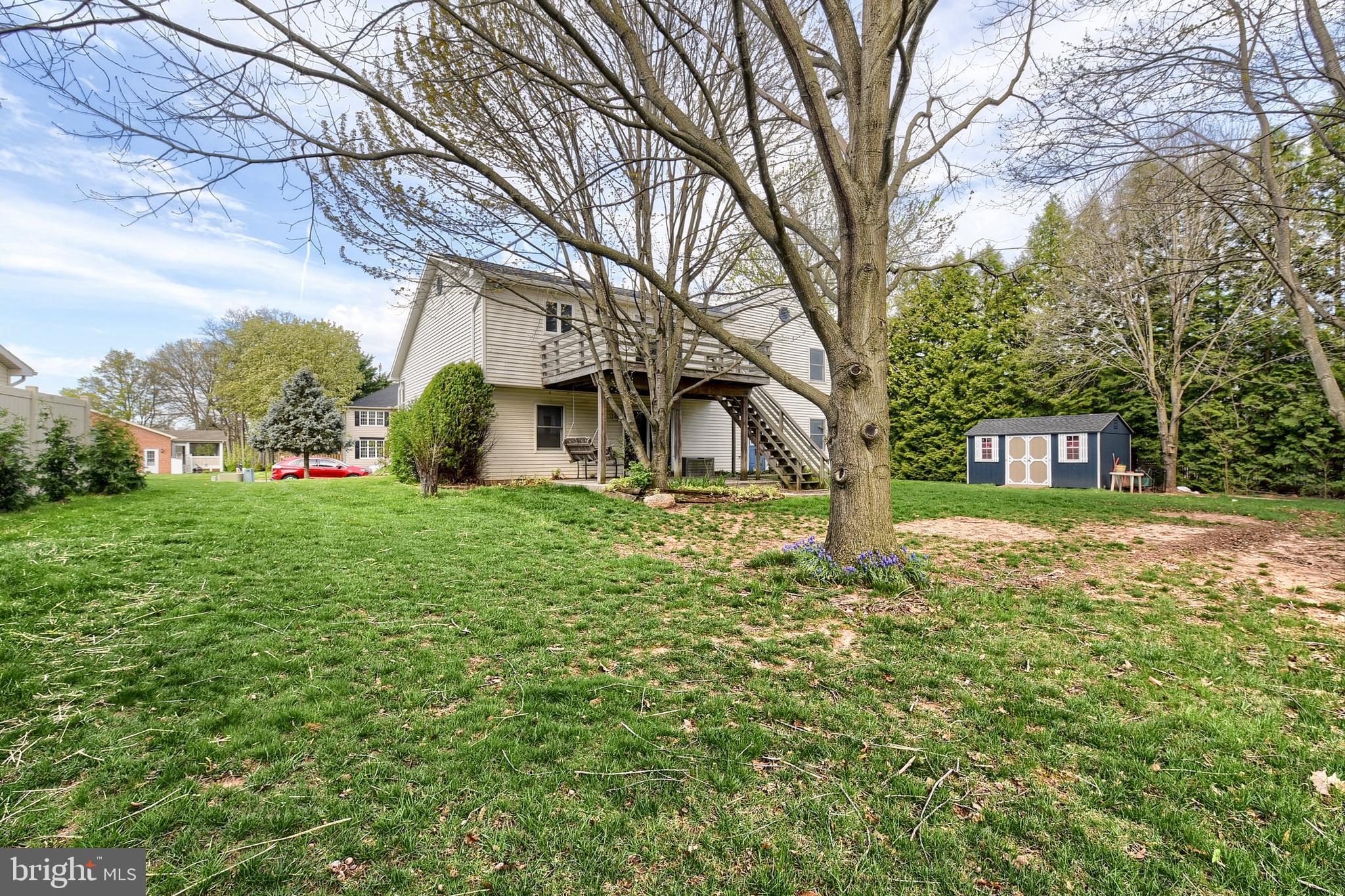 HOLLYWOOD ESTATES - Residential