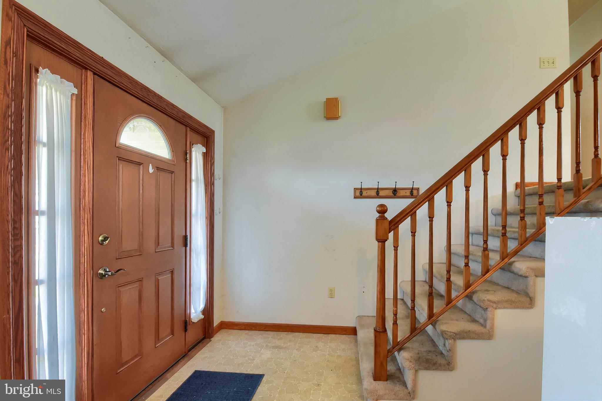 HOLLYWOOD ESTATES - Residential