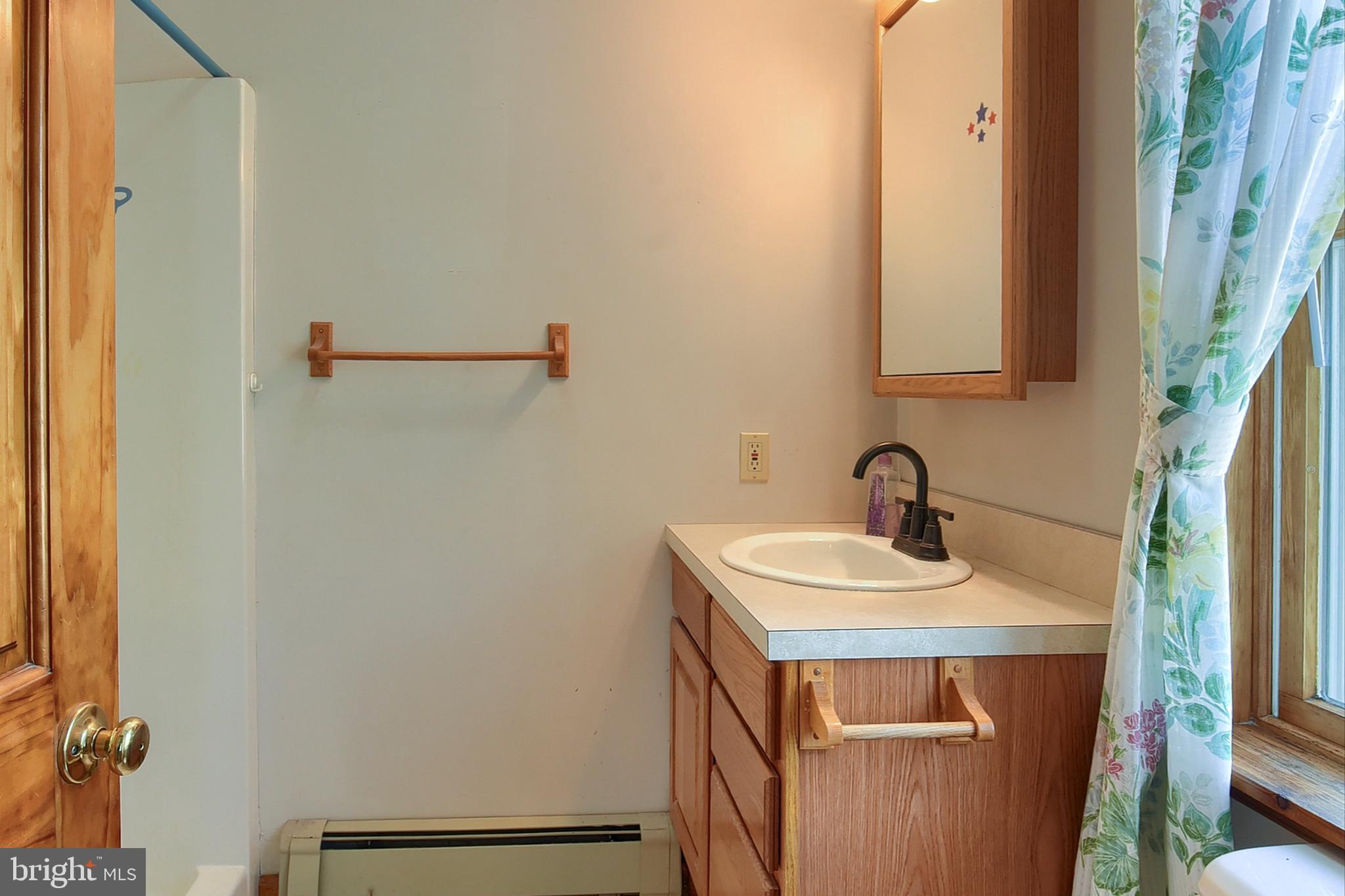 HOLLYWOOD ESTATES - Residential