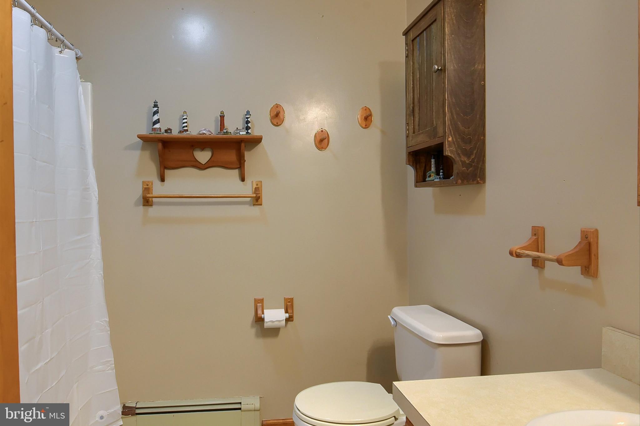 HOLLYWOOD ESTATES - Residential