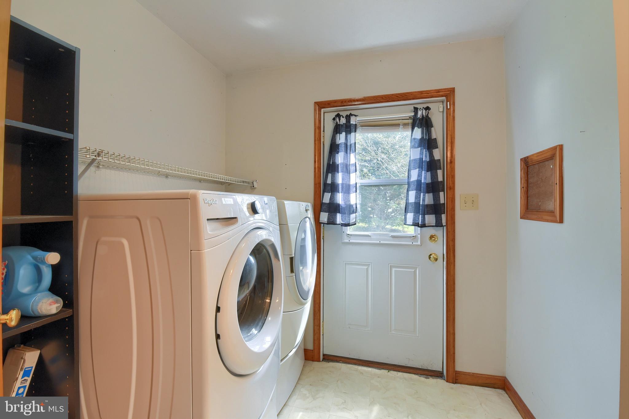 HOLLYWOOD ESTATES - Residential