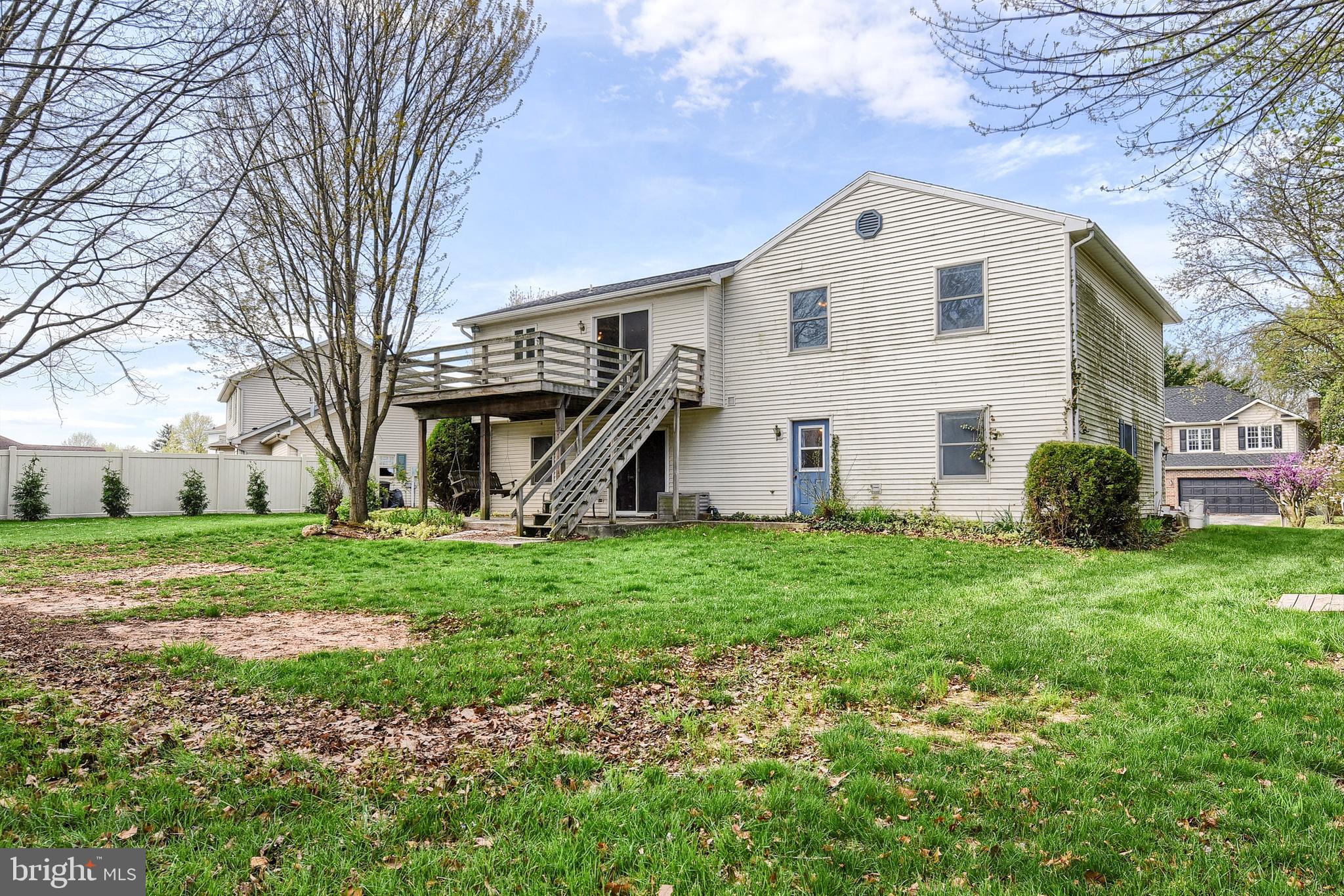 HOLLYWOOD ESTATES - Residential