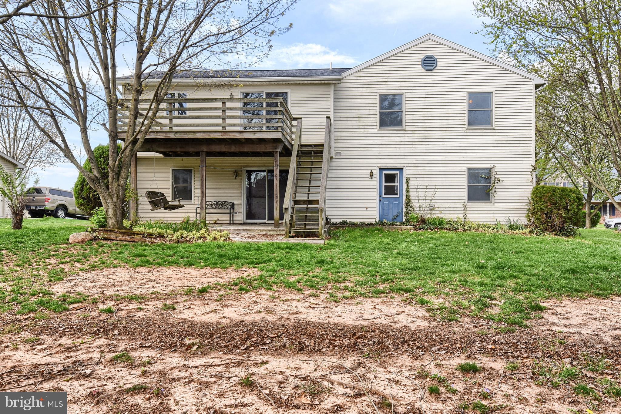 HOLLYWOOD ESTATES - Residential