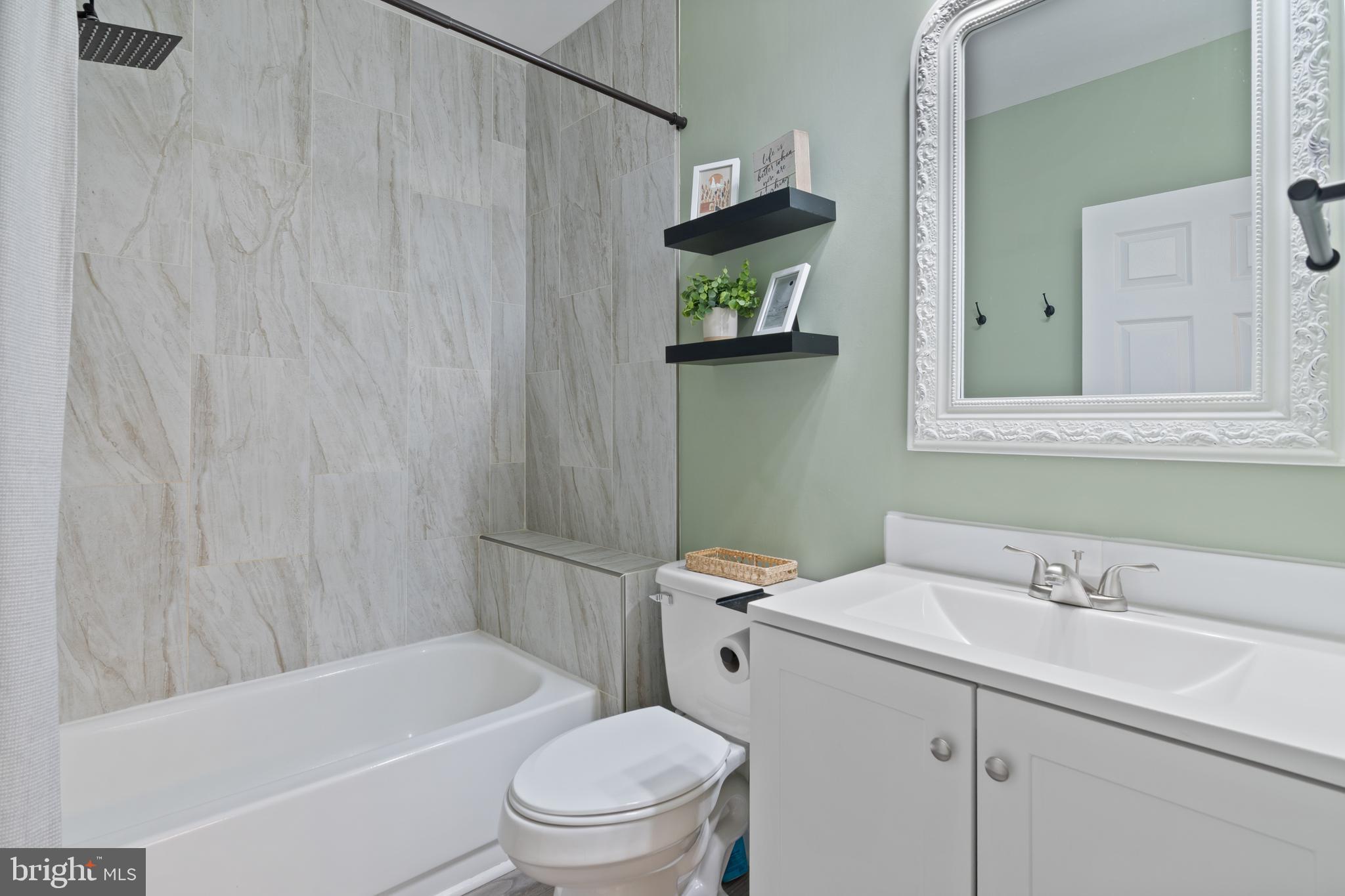 LORRAINE PARK - Residential