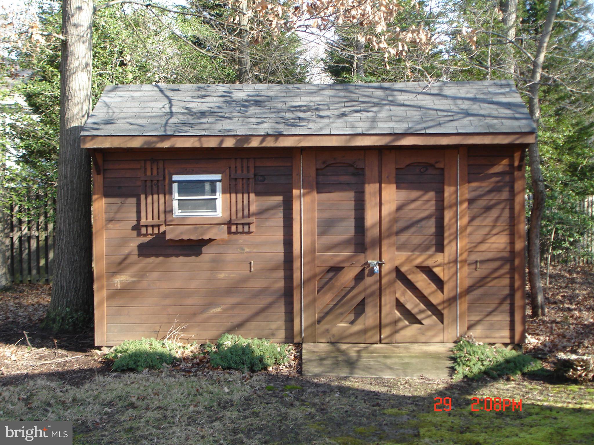 WOODLAND MANOR - Residential Lease