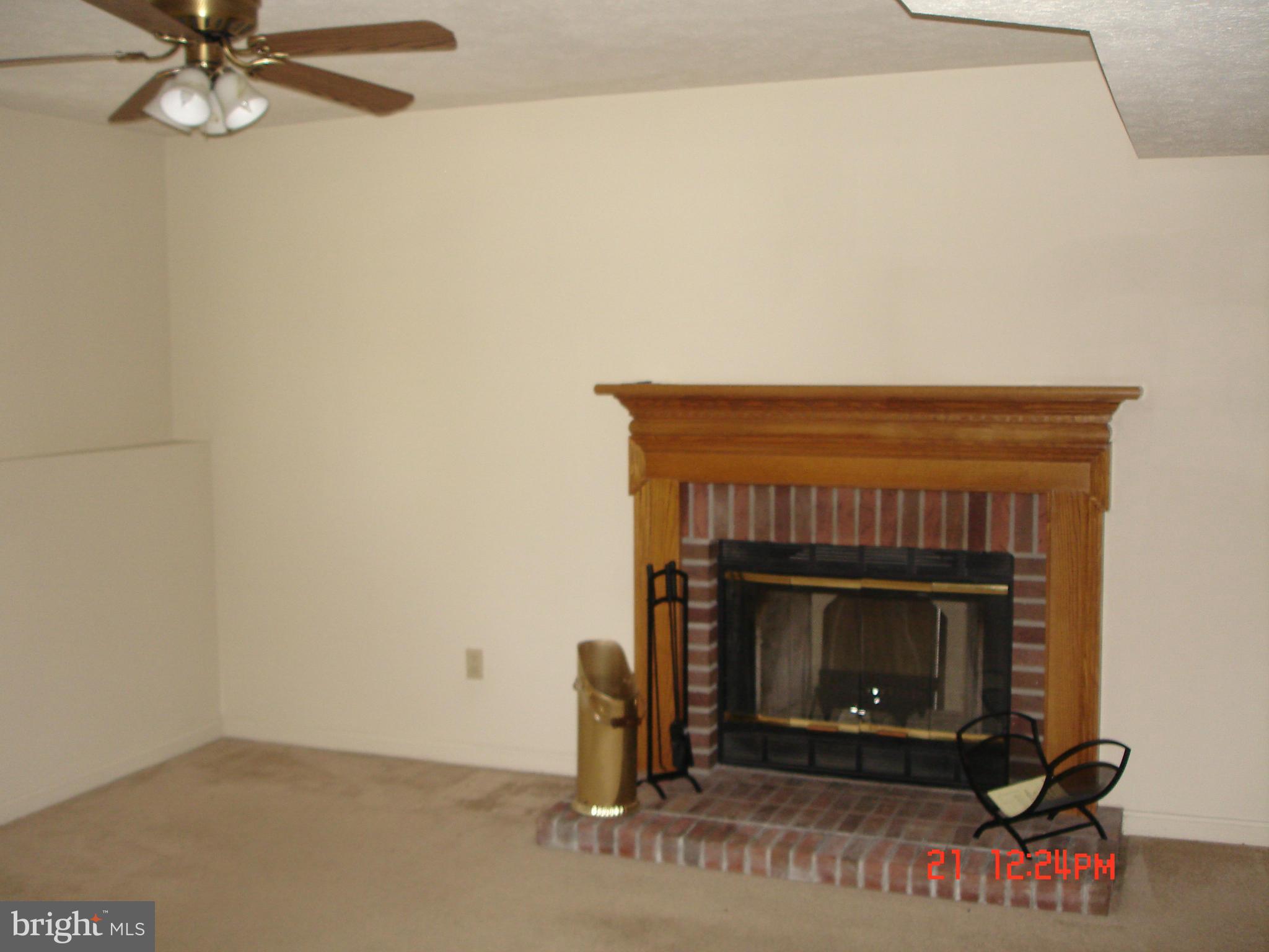 WOODLAND MANOR - Residential Lease