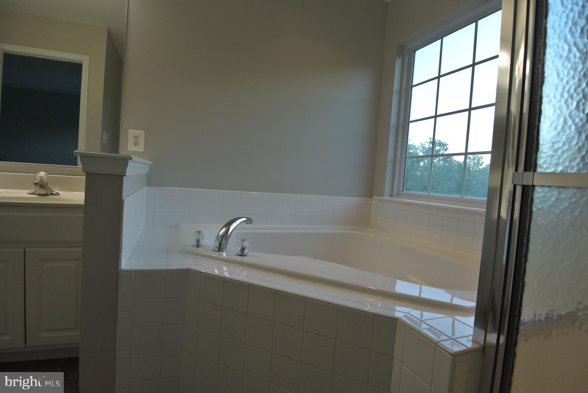 ASHBY PLACE II - Residential Lease